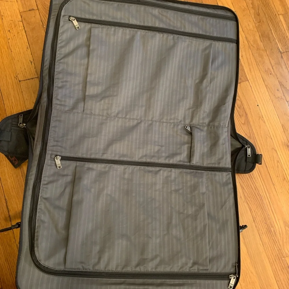 TUMI 22